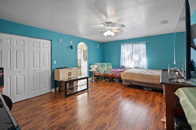 5772 N Haverhill Road N, West Palm Beach, FL 33407