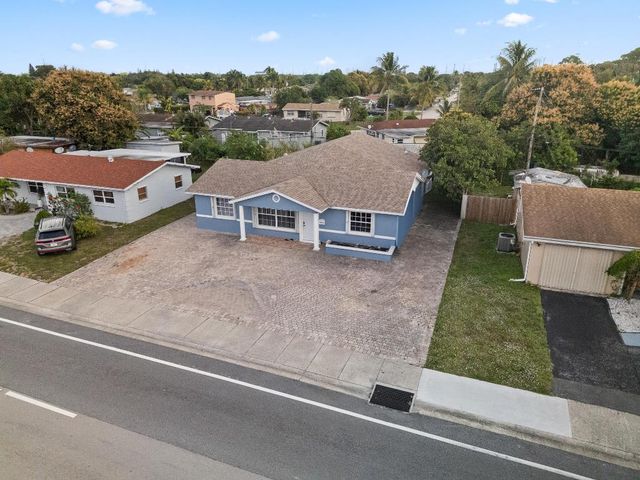 5772 N Haverhill Road N, West Palm Beach, FL 33407