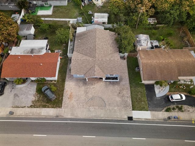 5772 N Haverhill Road N, West Palm Beach, FL 33407