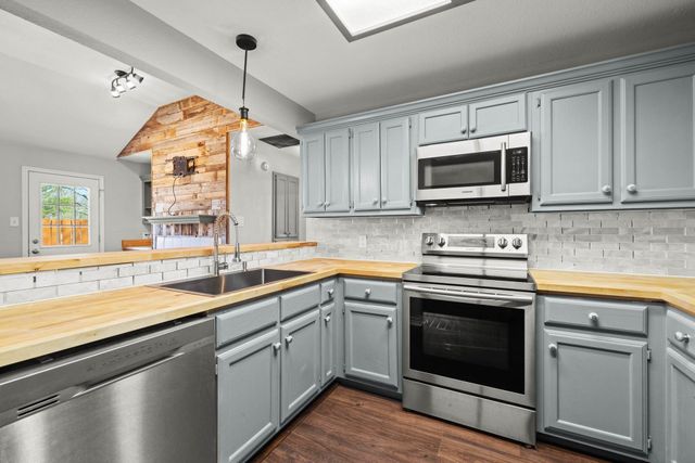 820 Mica LN, Leander, TX 78641