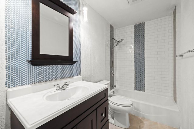 820 Mica LN, Leander, TX 78641