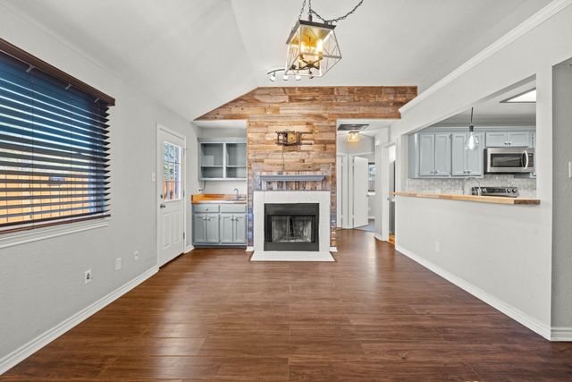 820 Mica LN, Leander, TX 78641
