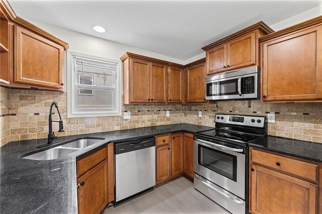 21400 W 181st Terrace, Olathe, KS 66062