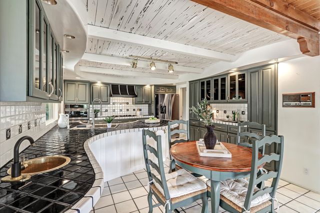904 Stagecoach Road SE, Albuquerque, NM 87123