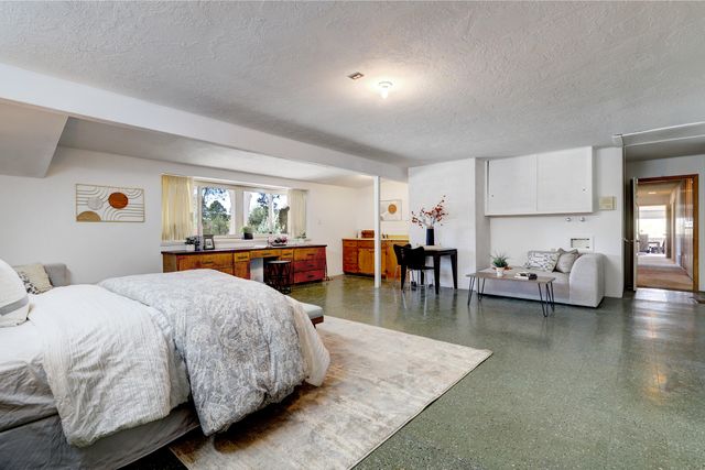 904 Stagecoach Road SE, Albuquerque, NM 87123