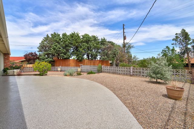 904 Stagecoach Road SE, Albuquerque, NM 87123