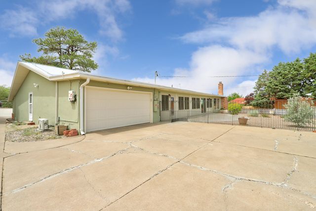 904 Stagecoach Road SE, Albuquerque, NM 87123