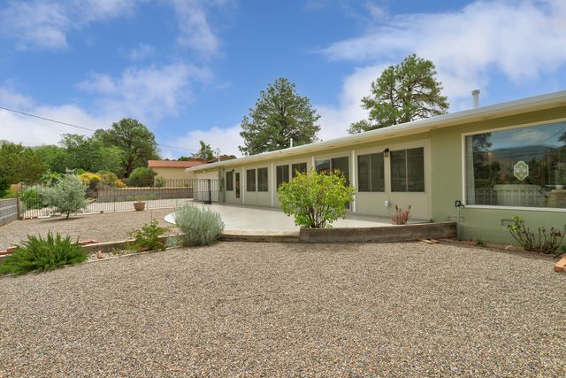 904 Stagecoach Road SE, Albuquerque, NM 87123