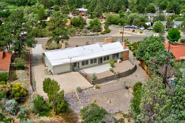 904 Stagecoach Road SE, Albuquerque, NM 87123