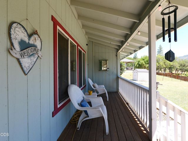 10 Quail Run Drive, Shady Cove, OR 97539