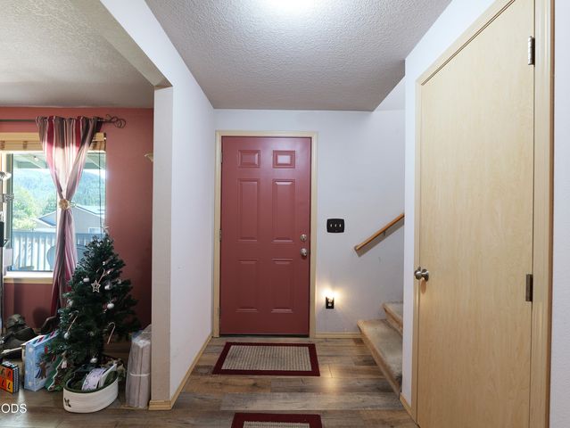 10 Quail Run Drive, Shady Cove, OR 97539