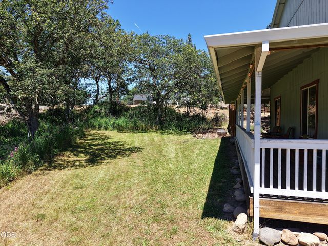 10 Quail Run Drive, Shady Cove, OR 97539