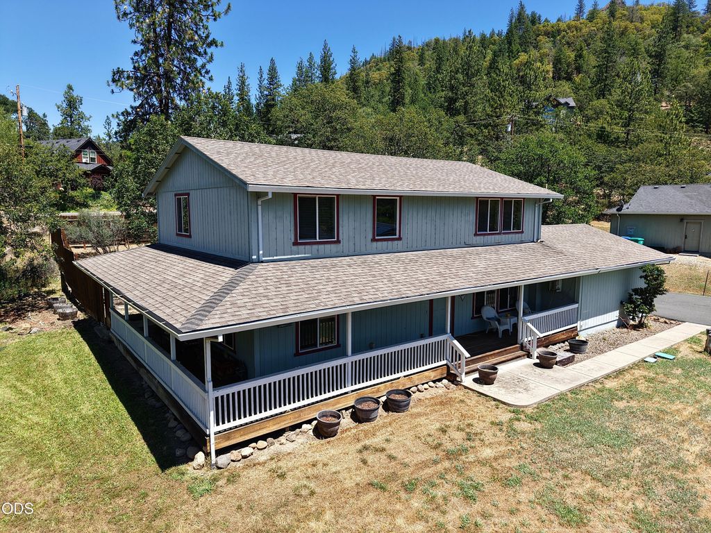 10 Quail Run Drive, Shady Cove, OR 97539