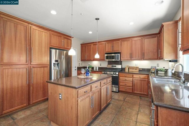 1775 Rose Gate Cmn, Livermore, CA 94551