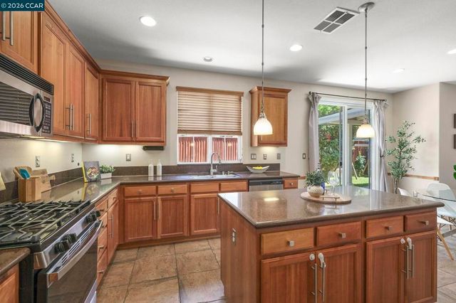 1775 Rose Gate Cmn, Livermore, CA 94551