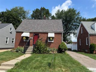 25900 Hanover Street, Dearborn Heights, MI 48125