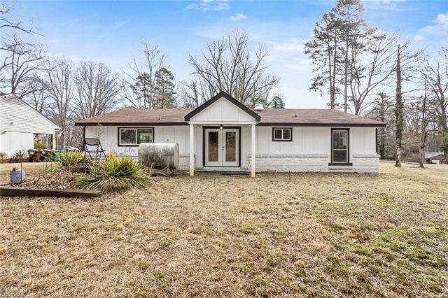 423 Dogwood Circle, High Point, NC 27260