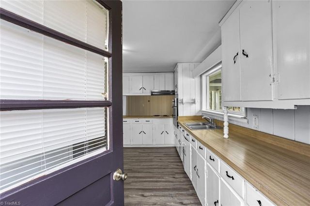 423 Dogwood Circle, High Point, NC 27260