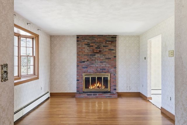 306 Fairmount Ave, Boston, MA 02136