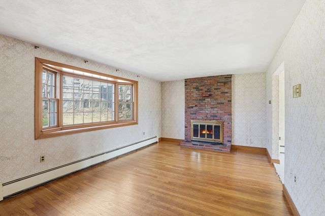 306 Fairmount Ave, Boston, MA 02136