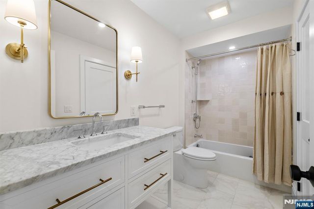 780 Frederick Court, Wyckoff, NJ 07481