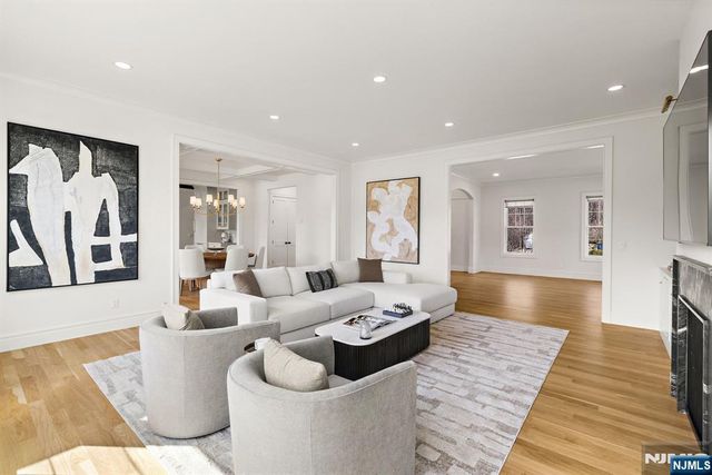 780 Frederick Court, Wyckoff, NJ 07481