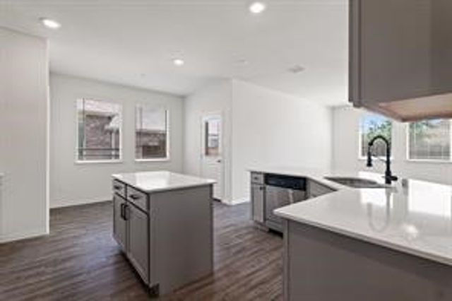 4529 Hemingway Avenue, Aubrey, TX 76227