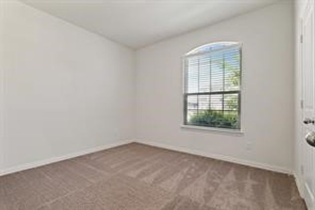 4529 Hemingway Avenue, Aubrey, TX 76227