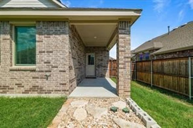 4529 Hemingway Avenue, Aubrey, TX 76227