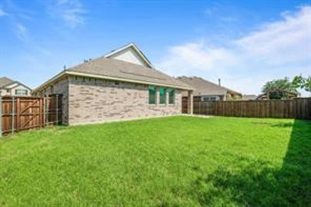 4529 Hemingway Avenue, Aubrey, TX 76227