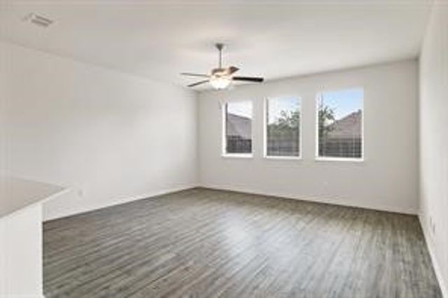4529 Hemingway Avenue, Aubrey, TX 76227