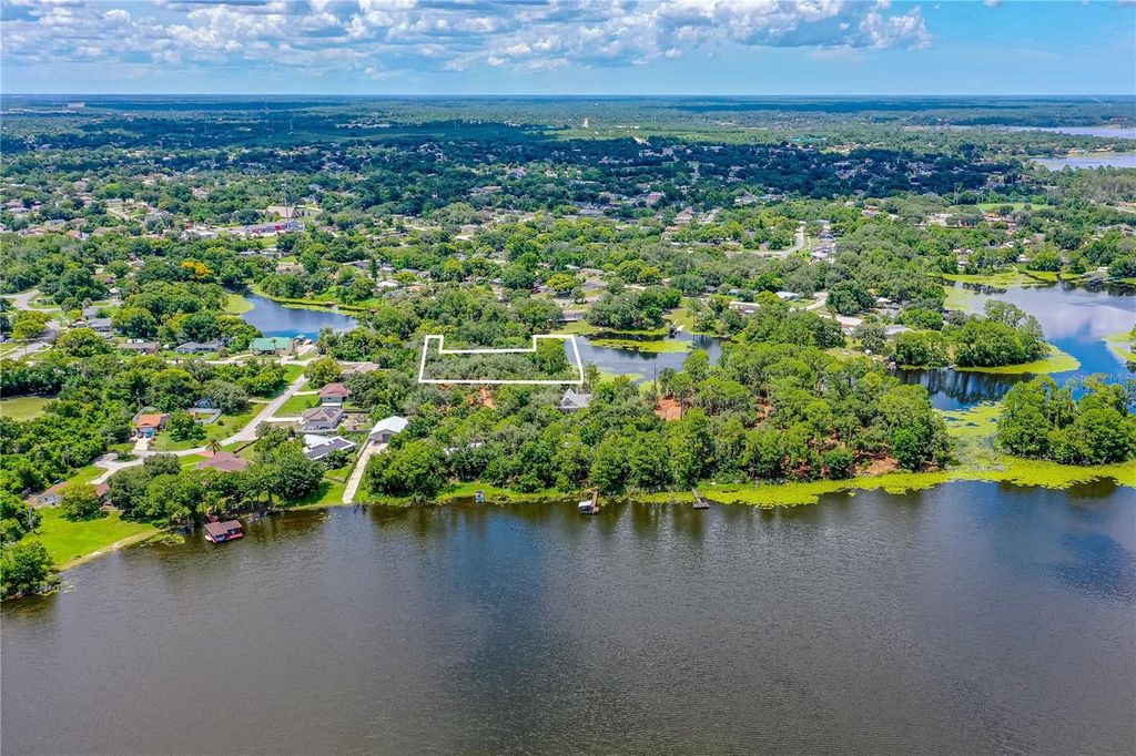 Image 4 of property listing at TWIN OAK STREET, Deltona, FL 32725