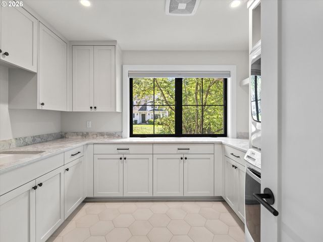 3351 FIR RIDGE Rd, Lake Oswego, OR 97035