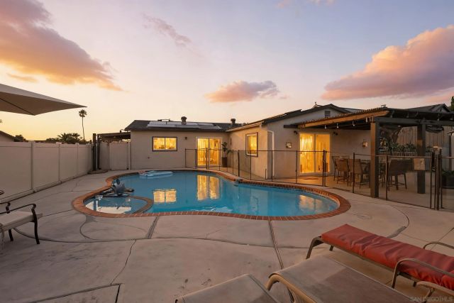 12979 Calle De Las Rosas, San Diego, CA 92129