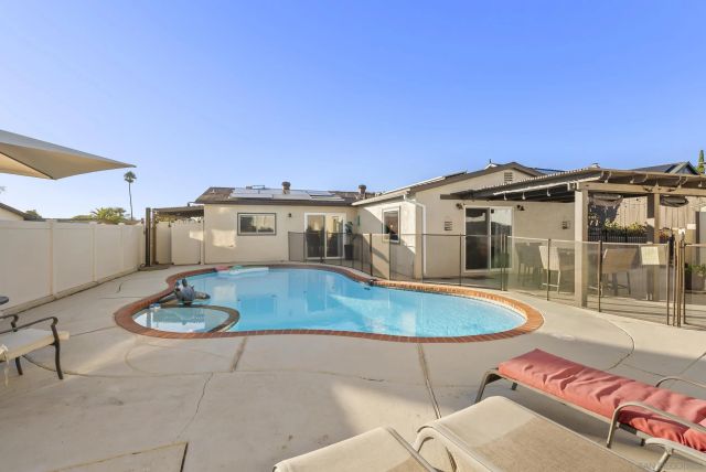 12979 Calle De Las Rosas, San Diego, CA 92129