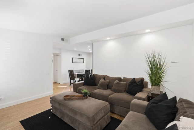 12979 Calle De Las Rosas, San Diego, CA 92129