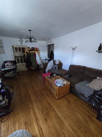 18635 Meier Street, Roseville, MI 48066