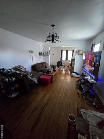 18635 Meier Street, Roseville, MI 48066