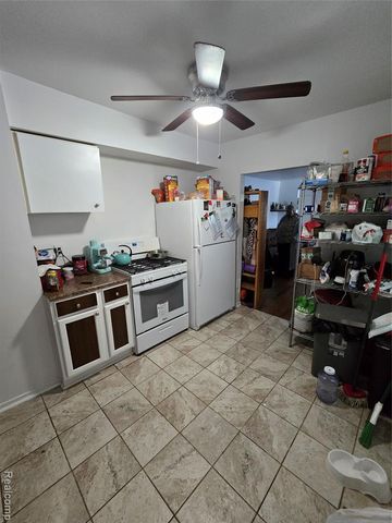 18635 Meier Street, Roseville, MI 48066