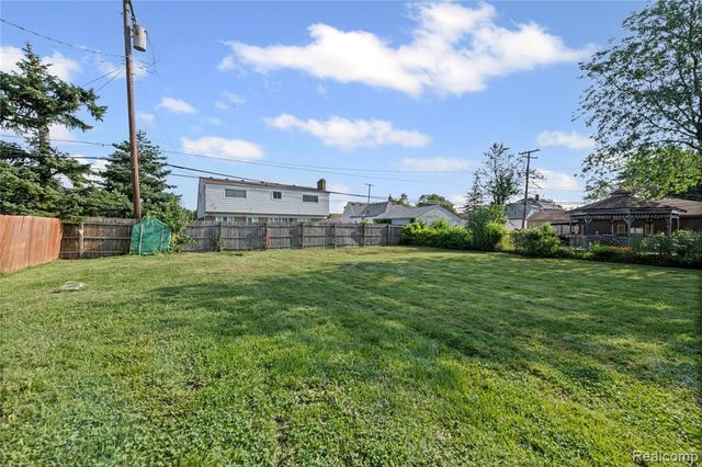 18635 Meier Street, Roseville, MI 48066