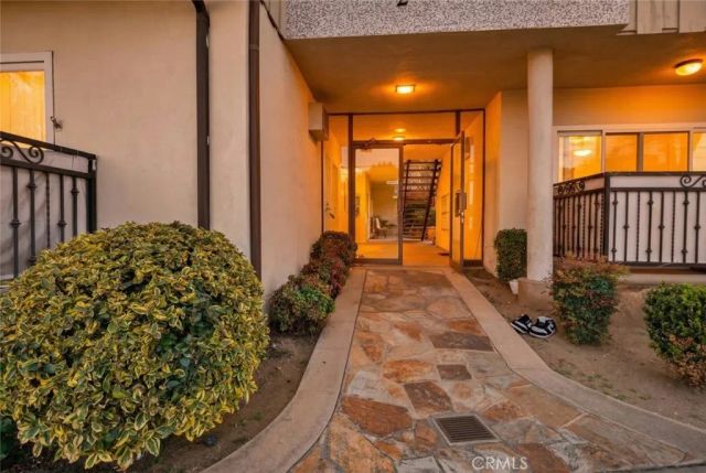 232 N Verdugo Road 2, Glendale, CA 91206