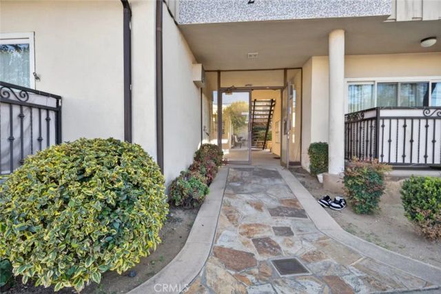 232 N Verdugo Road 2, Glendale, CA 91206