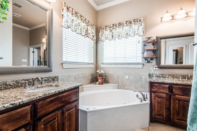 902 Saint Matthew Circle, Royse City, TX 75189