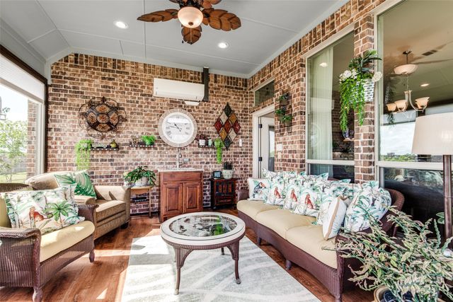 902 Saint Matthew Circle, Royse City, TX 75189