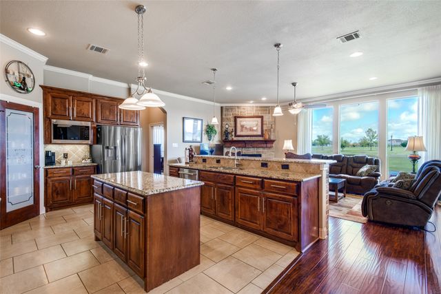 902 Saint Matthew Circle, Royse City, TX 75189