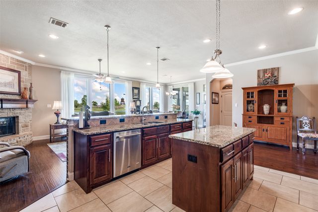 902 Saint Matthew Circle, Royse City, TX 75189