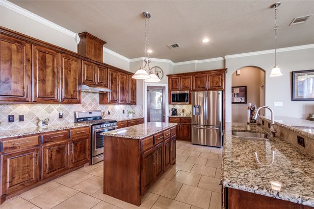 902 Saint Matthew Circle, Royse City, TX 75189