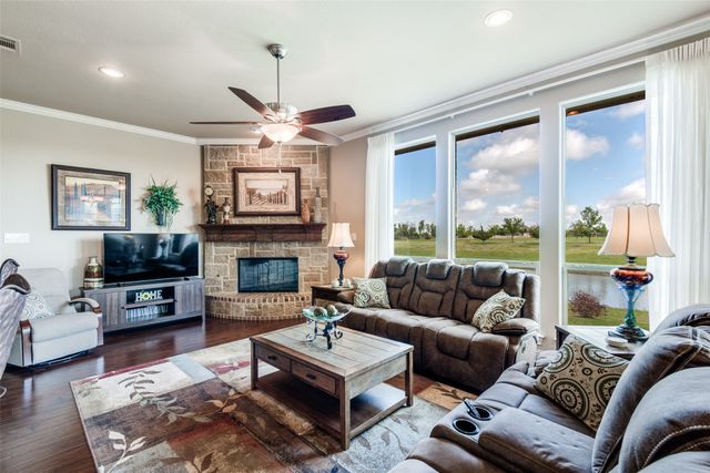 902 Saint Matthew Circle, Royse City, TX 75189