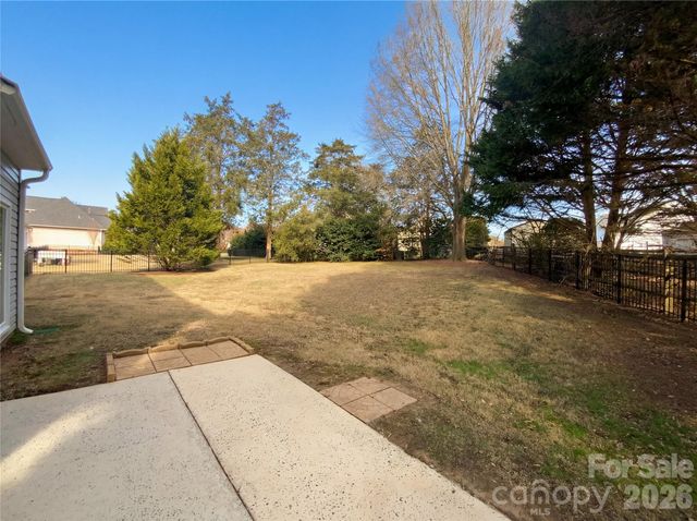 2737 Lamplighter Drive, Kannapolis, NC 28081