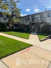 1307 Cricket Lane, Woodbridge Proper, NJ 07095